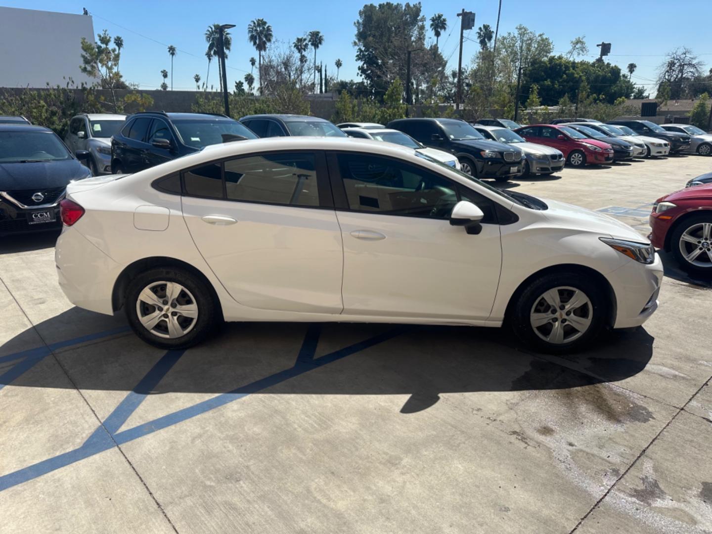 2018 WHITE /Black Chevrolet Cruze Cloth (1G1BC5SM6J7) with an 4Cylinder engine, Automatic transmission, located at 30 S. Berkeley Avenue, Pasadena, CA, 91107, (626) 248-7567, 34.145447, -118.109398 - Photo#5